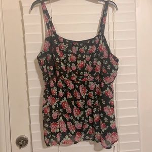 A strap nice top adjustable straps flowery in black and pink flowers 🌺